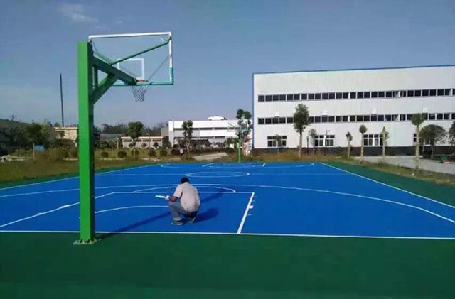 施工中的硅PU籃球場 施工中的硅PU籃球場